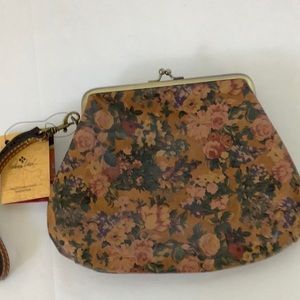 NWT Patricia Nash Savena floral wristlet